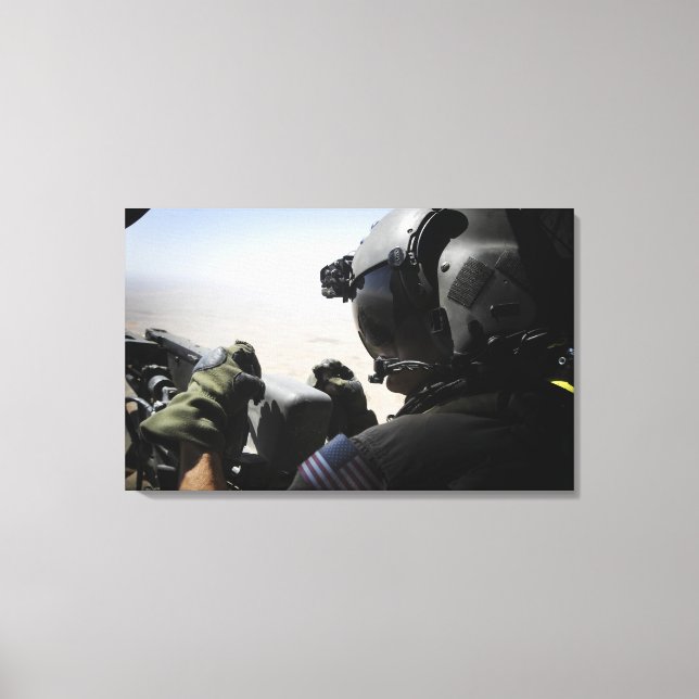 En soldat ger säkerhet canvastryck (Framsida)