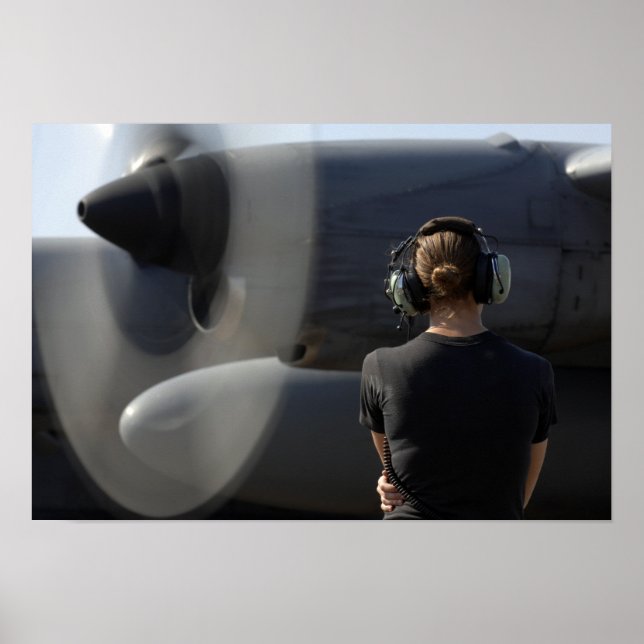 En soldat övervakar prestanda poster (Framsidan)