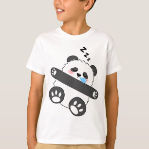 En söt baby panda sover fridfullt t shirt