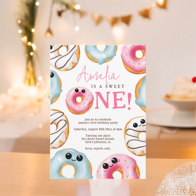 En söt donator 1:a födelsedag inbjudningar (Adorable Sweet One cute donuts 1st birthday Invitation)