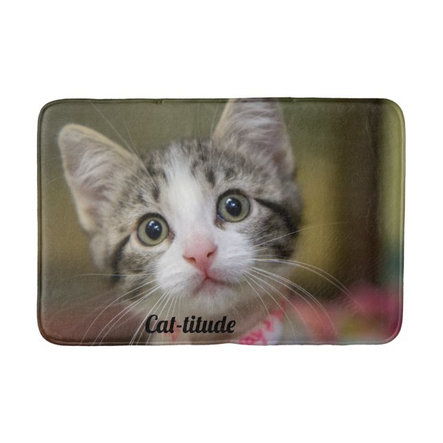 En söt kattunge med grönt öga badrumsmatta (Framsidan)