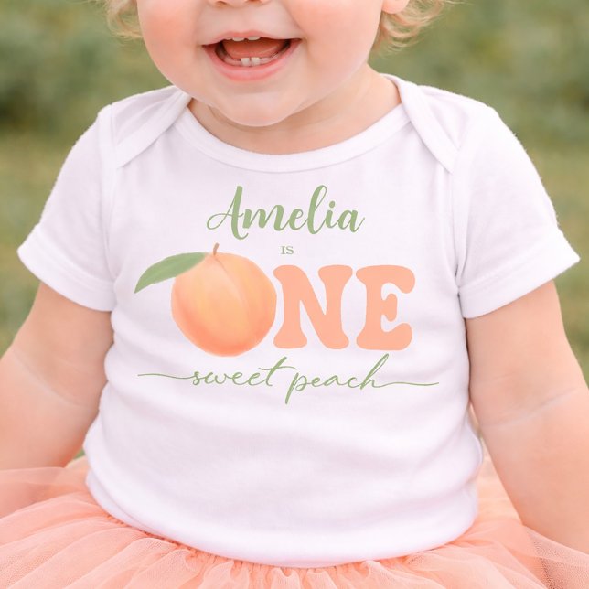 En söt persika flickas första födelsedag t shirt (one sweet peach first birthday shirt for girls)