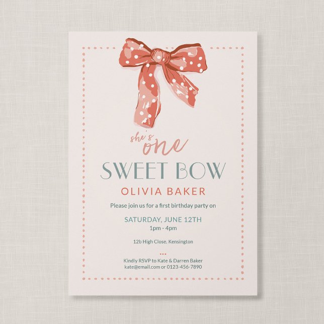 En söt rosa förförisk första födelsedag inbjudningar (Heirloom Bow - Coquette First Birthday Invitation)