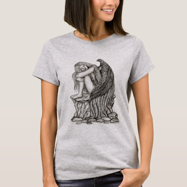 En sovande ängel på stenen t shirt (Framsida)