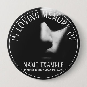 En sovande ansikte i halvskugga knapp