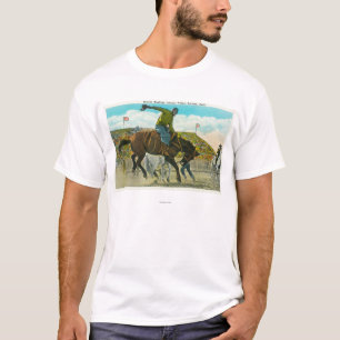 En sparka bakut Bronco på den årliga T Shirt