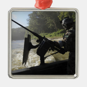 En speciell krigKombattant-hantverk Crewman Julgransprydnad Metall