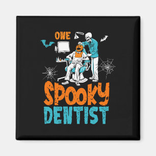 En Spooky Dentist Scary Dental Halloween Skeleton Magnet