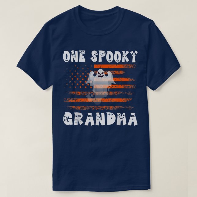 En Spooky Grandma Funny Family Halloween Matching T Shirt (Design framsida)