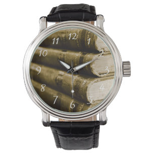 En stapel av gamla Bokar Armbandsur