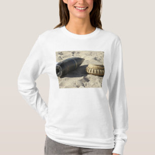 En statisk elektricitetvisning av en konverterad t-shirt