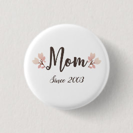 En stift som firar hennes resa - anpassa den här knapp