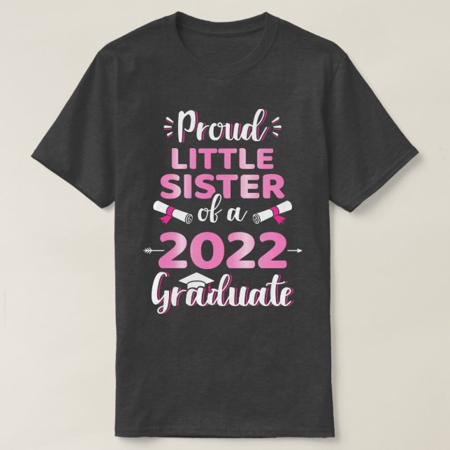 En stolt lillasyster på 2022 års ledande studenten t shirt (Design framsida)