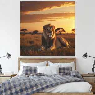 En stor lejon klumpa på en grassy savanna canvastryck