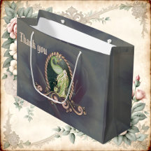 En stor påk i guld och grönt.