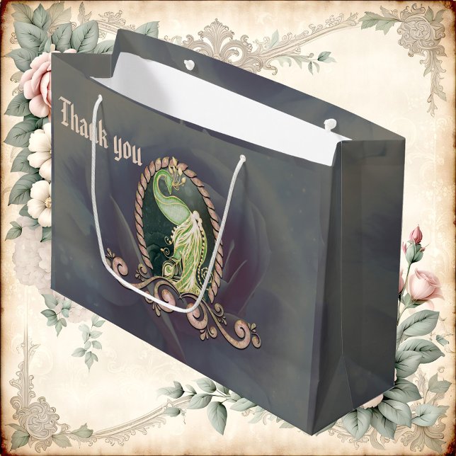 En stor påk i guld och grönt. (Skapare uppladdad)