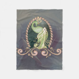 En stor påk i guld och grönt fleecefilt