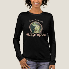 En stor påk i guld och grönt t shirt