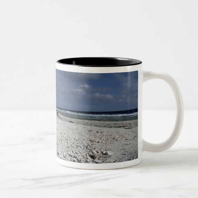 En störande bunker Två-Tonad mugg (Höger)