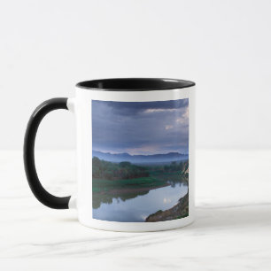 En stormig morgon, med hotande moln mugg