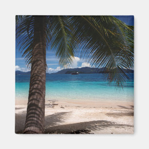 En strand på den KohWai ön i Thailand Magnet