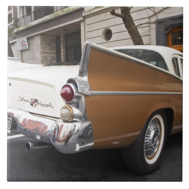 En Studebaker Silver Hawk klassisk bil parkerad på Kakelplatta (Framsidan)