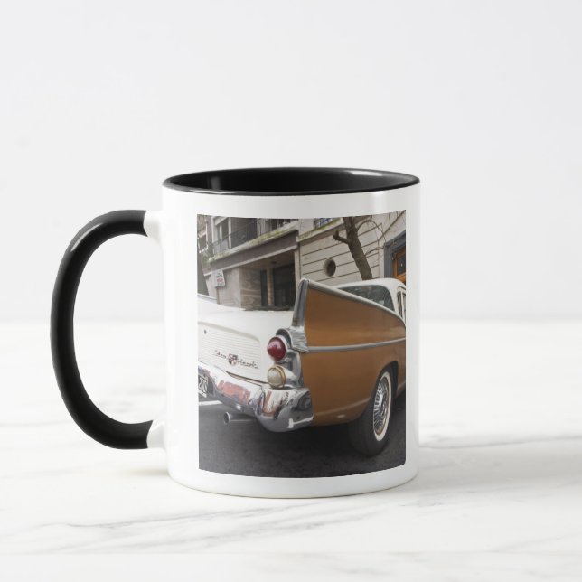 En Studebaker Silver Hawk klassisk bil parkerad på Mugg (Vänster)