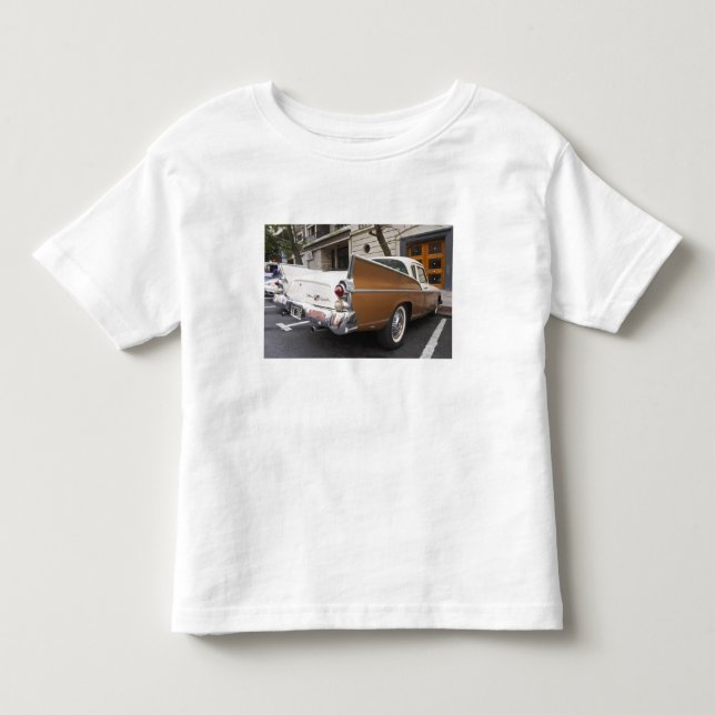 En Studebaker Silver Hawk klassisk bil parkerad på Tee Shirt (Framsida)