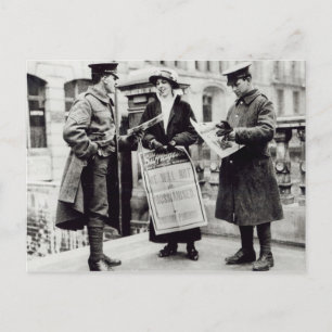 En Suffragette säljer tidningar till två Vykort