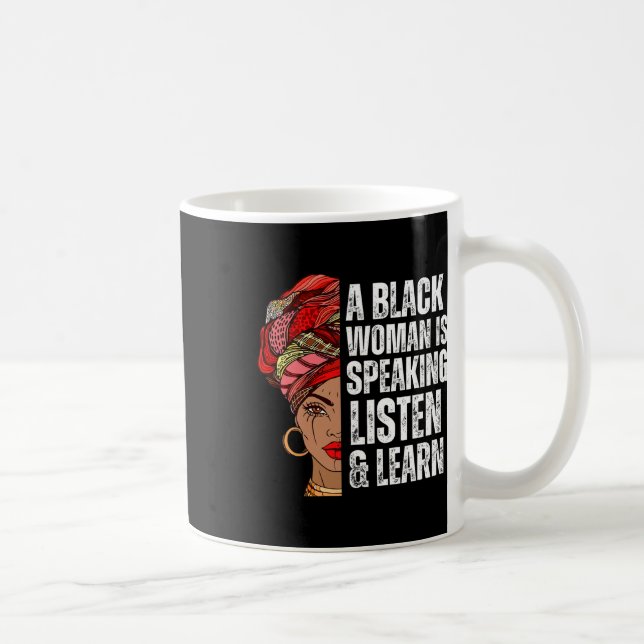 En svart kvinna lyssnar och lär sig för AFR Kaffemugg (Höger)