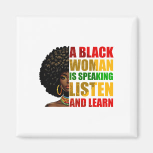En svart kvinna talar Lyssna och lär Afrocen Magnet