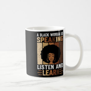 En svart kvinna talar Lyssna och lär dig svart H Kaffemugg