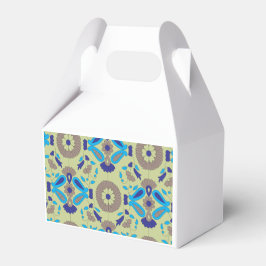 En symmetrisk textildesign med blå och eller presentaskar