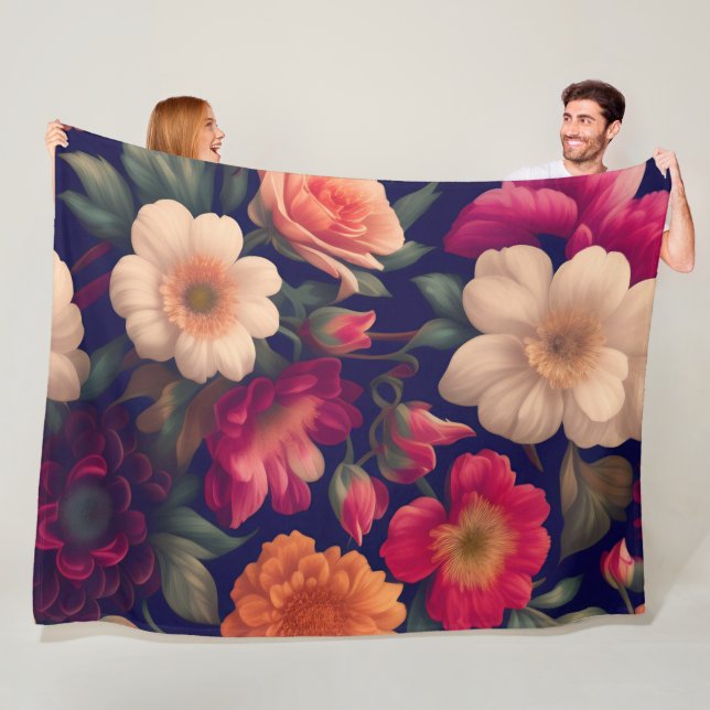 En tapet med blommigt mönster  fleecefilt (På plats)
