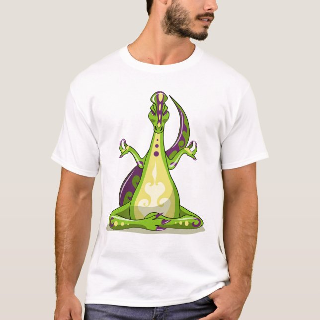 En Tecknad Iguanodon Dinosaur som gör Yoga. T Shirt (Framsida)