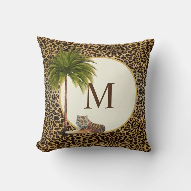 En tiger på en leopard mönster-bakgrund Monogram Kudde (Framsida)