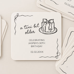 En Tini Bit äldre Bow Cake-Födelsedagsfest-favorit Underlägg Papper Kvadrat