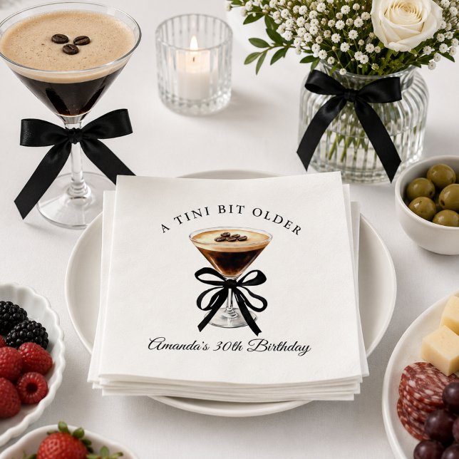 En Tini Bit Older Espresso Martini Födelsedag Pappersservett (A tini bit older Espresso Martini  Birthday party napkin )