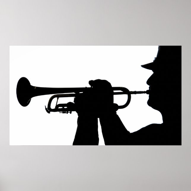 En tjänstmedlem spelar upp en ton poster (Framsidan)