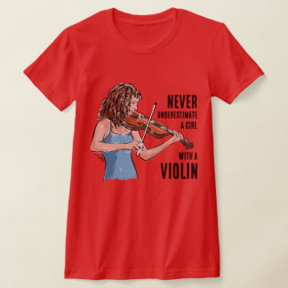 En tjej med en fiol-t-shirt t shirt