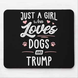 En Tjej Som Älskar Hundar Och Trump Present Hundäl Musmatta