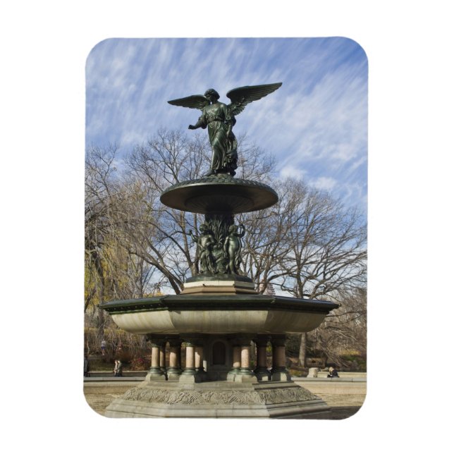 En torr vinter Bethesda-fontän i Central Park Magnet (Vertikal)