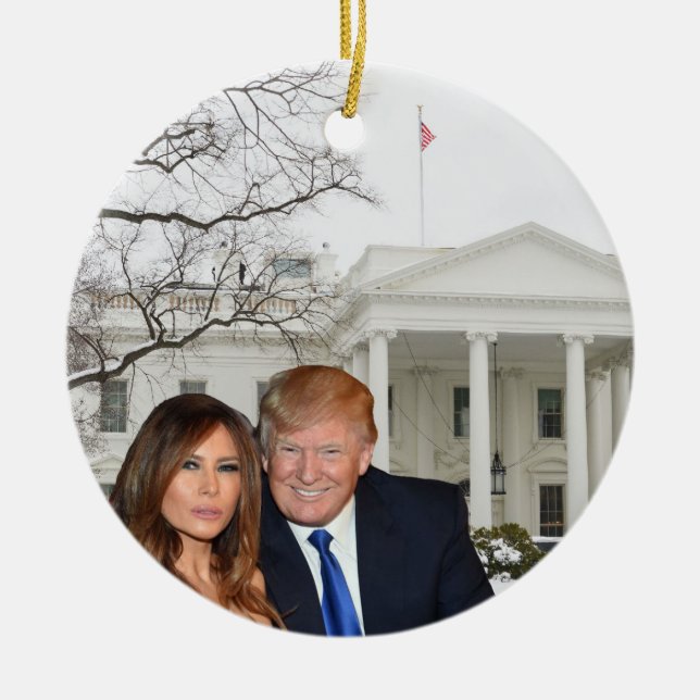 En trumpul: Donald och Melania Julgransprydnad Keramik (Framsidan)
