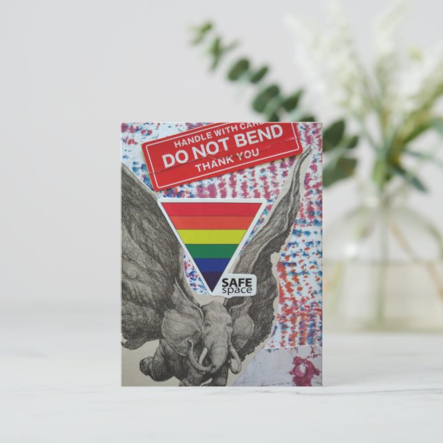 En trygg rymd Flygande elefant fantasi collage Vykort (Stående Fram)