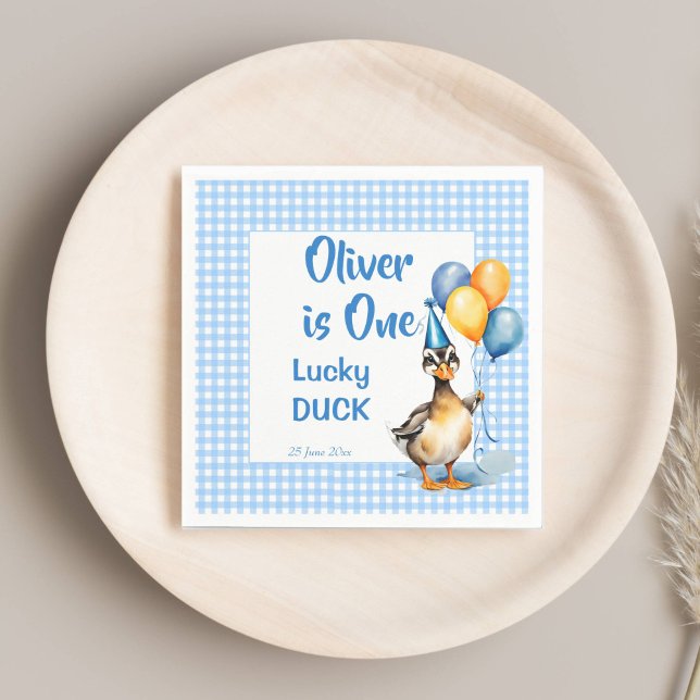 En turlig anka blå gingham-födelsedag tryckt pappersservett (One lucky duck blue gingham birthday party printed napkins template cute mallard duck balloons)