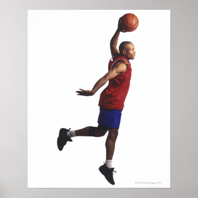en ung vuxen som spelar basketboll flyger poster (Framsidan)