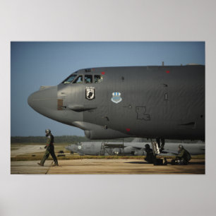 En US-flygvapenflygplansbesättning förbereder en Poster