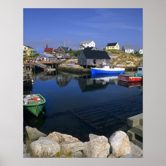 En vacker by av Peggy's Cove med hamn Poster (Framsidan)