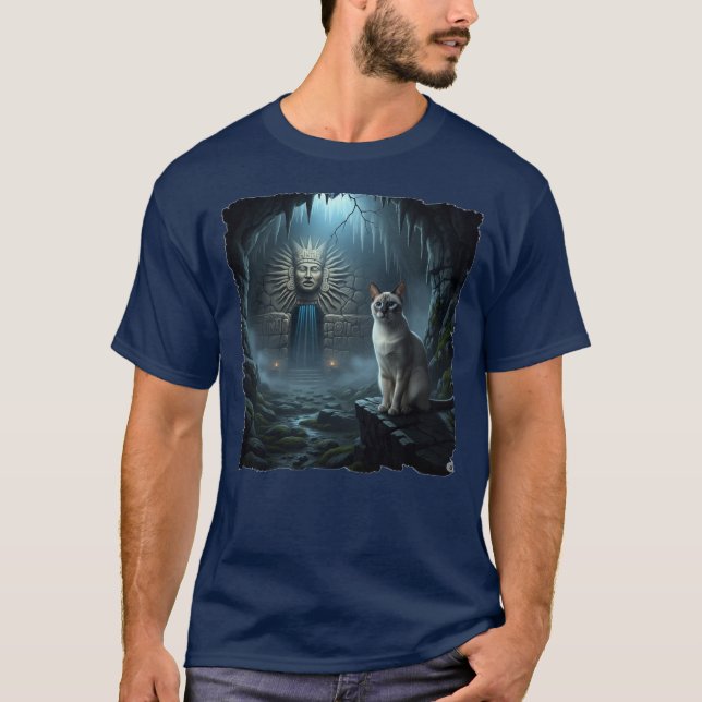En vacker katt inuti ett läskigt tempel. t shirt (Framsida)