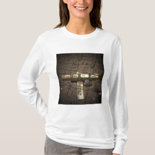 En väg reparerar besättningställen en kor tee shirt